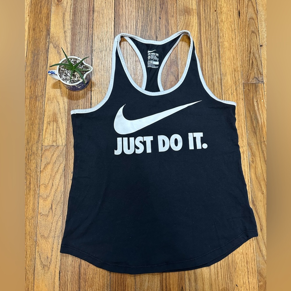 NIKE. Women's Tank. Size M.
